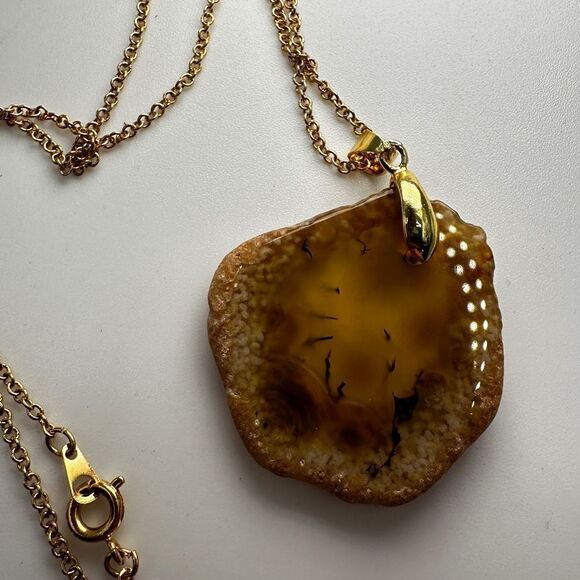 SALE! 18" gold tone chain with agate slice pendant, necklace! - Picture 2 of 15